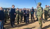 MANEVRI 2022 - SRBIJA JE SLOBODARSKA ZEMLJA Vučić: Ispunjavamo naloge naroda, a ne svetskih lidera (FOTO/VIDEO) MANEVRI 2022 - SRBIJA JE SLOBODARSKA ZEMLJA Vučić: Ispunjavamo naloge naroda, a ne svetskih lidera (FOTO/VIDEO)