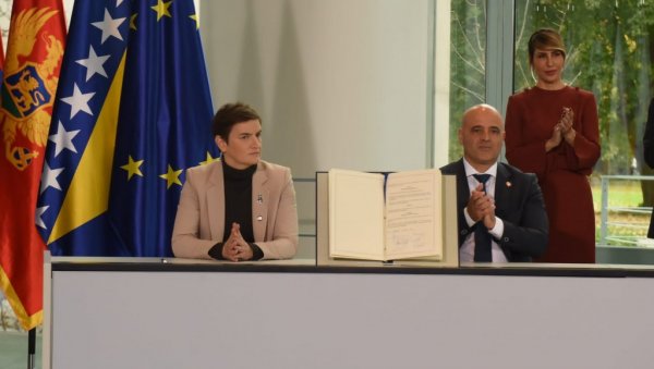 Израз лица Ане Брнабић током потписивања у Берлину све говори (ФОТО) Израз лица Ане Брнабић током потписивања у Берлину све говори (ФОТО)