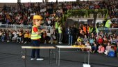 ПРОПИСИ КРОЗ ПЕСМУ И ИГРУ: Пажљивкова правила у саобраћају за краљевачке малишане ПРОПИСИ КРОЗ ПЕСМУ И ИГРУ: Пажљивкова правила у саобраћају за краљевачке малишане