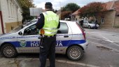 КРИВИЧНА ПРИЈАВА ПРОТИВ ДВОЈЕ ТИНЕЈЏЕРА: У Ћуприји мучили две мачке и све снимили КРИВИЧНА ПРИЈАВА ПРОТИВ ДВОЈЕ ТИНЕЈЏЕРА: У Ћуприји мучили две мачке и све снимили
