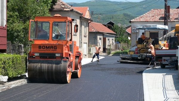 ОКОНЧАНО АСФАЛТИРАЊЕ И КРУЖНИ ТОК: У Пироту завршени радови на кључној саобраћајници ОКОНЧАНО АСФАЛТИРАЊЕ И КРУЖНИ ТОК: У Пироту завршени радови на кључној саобраћајници