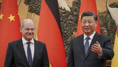 ZAŠTO SE ŠOLC KLANJA KINESKOM ZMAJU? Peking je Nemačkoj i dalje potreban ZAŠTO SE ŠOLC KLANJA KINESKOM ZMAJU? Peking je Nemačkoj i dalje potreban