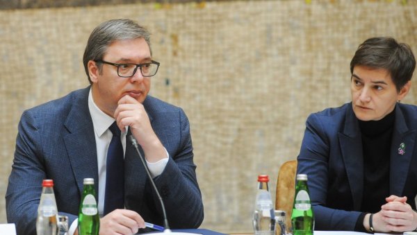 ПОЧЕЛА ПОСЕБНА СЕДНИЦА ВЛАДЕ СРБИЈЕ: Вучић подноси извештај, главна тема ситуација на Косову и Метохији ПОЧЕЛА ПОСЕБНА СЕДНИЦА ВЛАДЕ СРБИЈЕ: Вучић подноси извештај, главна тема ситуација на Косову и Метохији