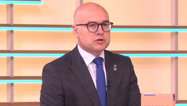 ВУЧЕВИЋ О СИТУАЦИЈИ НА КиМ: Потез Куртија у сред Берлина је шамар за ЕУ ВУЧЕВИЋ О СИТУАЦИЈИ НА КиМ: Потез Куртија у сред Берлина је шамар за ЕУ