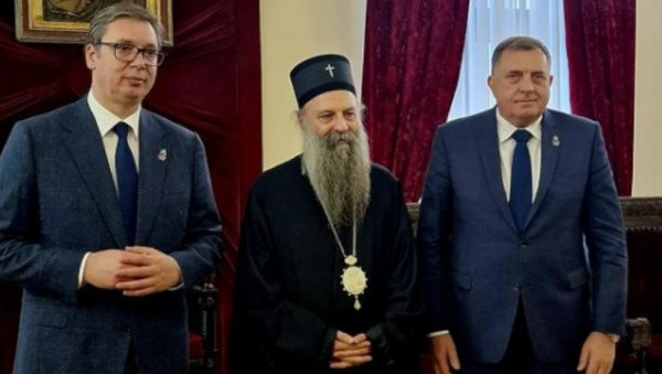 ОГЛАСИО СЕ ВУЧИЋ ПОСЛЕ САСТАНКА СА ПАТРИЈАРХОМ: Одлучни смо да снажно и заједнички бранимо виталне, националне и државне интересе ОГЛАСИО СЕ ВУЧИЋ ПОСЛЕ САСТАНКА СА ПАТРИЈАРХОМ: Одлучни смо да снажно и заједнички бранимо виталне, националне и државне интересе