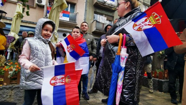 УЧИНИЋУ СВЕ ДА ПОМОГНЕМО НАШЕМ НАРОДУ И ДА ГА ЗАШТИТИМО: Јаке поруке председника Вучића (ВИДЕО) УЧИНИЋУ СВЕ ДА ПОМОГНЕМО НАШЕМ НАРОДУ И ДА ГА ЗАШТИТИМО: Јаке поруке председника Вучића (ВИДЕО)