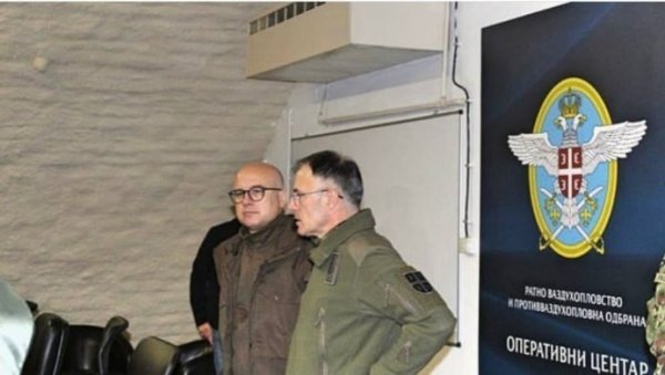 САВРЕМЕНИ БОРБЕНИ СИСТЕМИ ЧУВАЈУ СРПСКО НЕБО: Министар одбране и начелник Генералштаба обишли снаге за контролу и заштиту ваздушног простора САВРЕМЕНИ БОРБЕНИ СИСТЕМИ ЧУВАЈУ СРПСКО НЕБО: Министар одбране и начелник Генералштаба обишли снаге за контролу и заштиту ваздушног простора