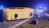AUTOBUS PAO SA LITICE: Tragedija u Avganistanu, najmanje 20 ljudi poginulo AUTOBUS PAO SA LITICE: Tragedija u Avganistanu, najmanje 20 ljudi poginulo