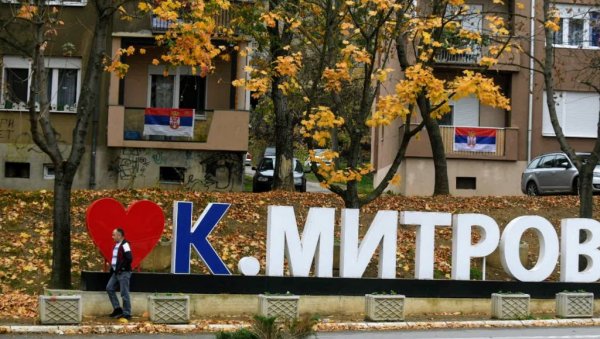 ИМАМ ПОЗИВА НА БОЈКОТ СРПСКЕ РОБЕ?! Из џамије у јужном делу Косовске Митровице упућен апел верницима да се окрену домаћим производима ИМАМ ПОЗИВА НА БОЈКОТ СРПСКЕ РОБЕ?! Из џамије у јужном делу Косовске Митровице упућен апел верницима да се окрену домаћим производима