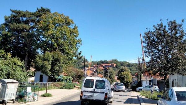ОБУСТАВА ДРУМСКОГ И ЖЕЛЕЗНИЧКОГ САОБРАЋАЈА: Почиње реконструкција пружног прелаза у Пироту ОБУСТАВА ДРУМСКОГ И ЖЕЛЕЗНИЧКОГ САОБРАЋАЈА: Почиње реконструкција пружног прелаза у Пироту