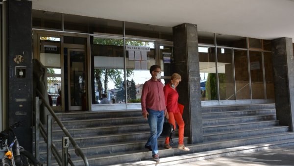 ИСТРАГА КРВАВЕ ТУЧЕ НА ПАРКИНГУ У КРУШЕВЦУ: Заказано саслушање оштећеног ИСТРАГА КРВАВЕ ТУЧЕ НА ПАРКИНГУ У КРУШЕВЦУ: Заказано саслушање оштећеног