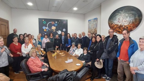 ПОТОМЦИ СЛАВНИХ РАТНИКА У ПАРИЗУ: И Срби на обележавању Дана примирја у Првом светском рату ПОТОМЦИ СЛАВНИХ РАТНИКА У ПАРИЗУ: И Срби на обележавању Дана примирја у Првом светском рату