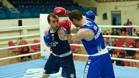 BOKS SPEKTAKL U NOVOM PAZARU Šampionat Srbije počinje u sredu BOKS SPEKTAKL U NOVOM PAZARU Šampionat Srbije počinje u sredu