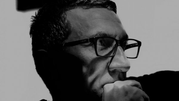 ВЕЛИКА ИЗЛОЖБА У УМЕТНИЧКОЈ ГАЛЕРИЈИ: Горан Деспотовски излаже у Крушевцу (ФОТО) ВЕЛИКА ИЗЛОЖБА У УМЕТНИЧКОЈ ГАЛЕРИЈИ: Горан Деспотовски излаже у Крушевцу (ФОТО)
