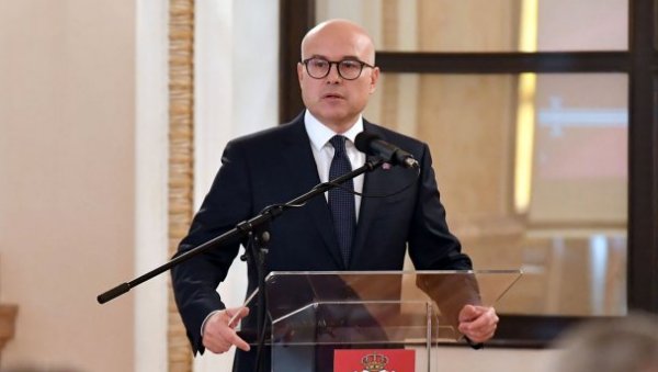 МИНИСТАР ВУЧЕВИЋ: Специјалне јединице биће елита елите, ударна песница отаџбине МИНИСТАР ВУЧЕВИЋ: Специјалне јединице биће елита елите, ударна песница отаџбине