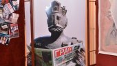 POKLON GRADU ZA DVE DECENIJE POSTOJANJA: Kruševac dobio zanimljiv mural (FOTO) POKLON GRADU ZA DVE DECENIJE POSTOJANJA: Kruševac dobio zanimljiv mural (FOTO)