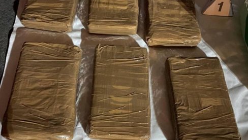 ЗАПЛЕНА 2,5 ТОНА НАРКОТИКА: Америчка обалска стража на Карибима запленила дрогу вредну преко 20 милиона долара