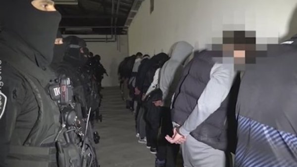 ОДРЕЂЕН ПРИТВОР ВРАЧАРЦИМА: Суд наложио расписивање међународне потернице за 16 припадника групе ОДРЕЂЕН ПРИТВОР ВРАЧАРЦИМА: Суд наложио расписивање међународне потернице за 16 припадника групе