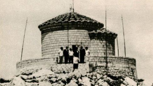 SKANDALOZNA PRETNJA SA CETINJA: Mandić najavio obnovu NJegoševe kapele, Đurašković pokušava da ga zastraši SKANDALOZNA PRETNJA SA CETINJA: Mandić najavio obnovu NJegoševe kapele, Đurašković pokušava da ga zastraši