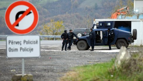 УКИНУТ ПРИТВОР ЧЕТВОРИЦИ СРБА: Ухапшеним у Ђаковици због сумње да су поседовал нож