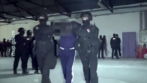 VRAČARCI PRED SUDOM: Za danas najavljen glavni pretres protiv pripadnika kriminalne grupe optuženih za tri ubistva VRAČARCI PRED SUDOM: Za danas najavljen glavni pretres protiv pripadnika kriminalne grupe optuženih za tri ubistva