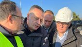 ВЕСИЋ ПОСЕТИО МОРАВСКИ КОРИДОР: Министар показао како изгледа рад на терену ВЕСИЋ ПОСЕТИО МОРАВСКИ КОРИДОР: Министар показао како изгледа рад на терену