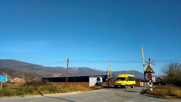 РАМПЕ НА КРУПАЧКОМ ПРЕЛАЗУ НЕИСПРАВНЕ: Упозорење пиротске Полицијске управе РАМПЕ НА КРУПАЧКОМ ПРЕЛАЗУ НЕИСПРАВНЕ: Упозорење пиротске Полицијске управе