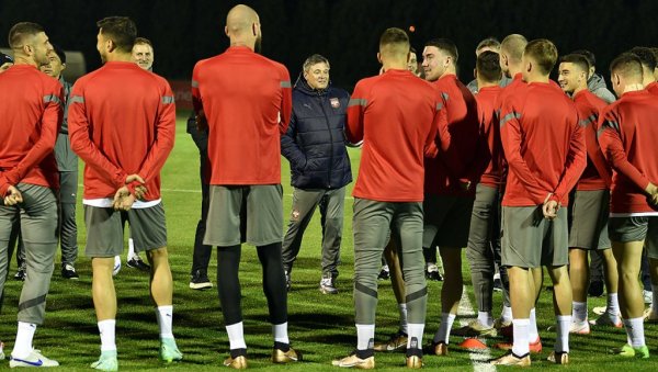 ЛЕГЕНДА БРАЗИЛА НАХВАЛИЛА ОРЛОВЕ: Србија има јак тим, не плаши се никога ЛЕГЕНДА БРАЗИЛА НАХВАЛИЛА ОРЛОВЕ: Србија има јак тим, не плаши се никога