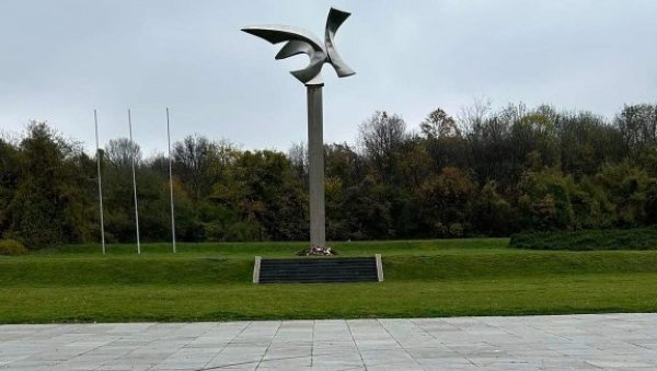 ОВДЕ СУ ФАШИСТИ УБИЛИ НА ДЕСЕТИНЕ ХИЉАДА ЉУДИ: Бригу о Спомен-подручју у Јајинцима преузеће Музеј жртава геноцида ОВДЕ СУ ФАШИСТИ УБИЛИ НА ДЕСЕТИНЕ ХИЉАДА ЉУДИ: Бригу о Спомен-подручју у Јајинцима преузеће Музеј жртава геноцида