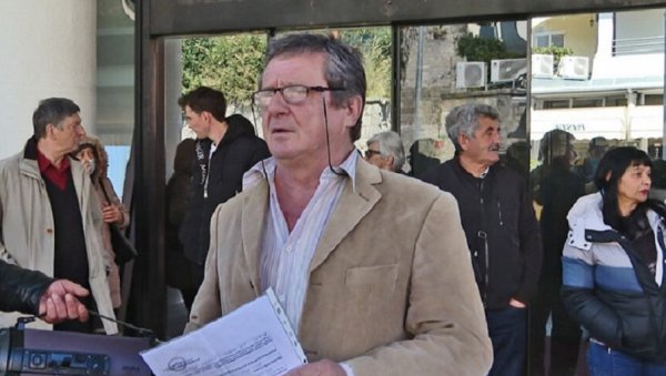 НОВИ ПРОТЕСТИ БИВШИХ РАДНИKА ВЕKТРА БОKЕ: Незадовољни радом државних институција протествоваће у Херцег Новом и Подгорици НОВИ ПРОТЕСТИ БИВШИХ РАДНИKА ВЕKТРА БОKЕ: Незадовољни радом државних институција протествоваће у Херцег Новом и Подгорици