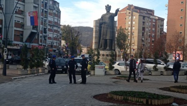 СВЕГА ИМАМО, САМО СИГУРНОСТ ФАЛИ: Новости у Косовској Митровици, у дану када је полиција Еулекса уместо Срба почела патролирање СВЕГА ИМАМО, САМО СИГУРНОСТ ФАЛИ: Новости у Косовској Митровици, у дану када је полиција Еулекса уместо Срба почела патролирање