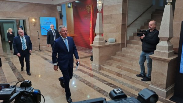 МИЛО НЕ СЛУША ВЕЋИНУ: Ђукановић се огласио после друге пропале рунде преговора о превазилажењу кризе МИЛО НЕ СЛУША ВЕЋИНУ: Ђукановић се огласио после друге пропале рунде преговора о превазилажењу кризе
