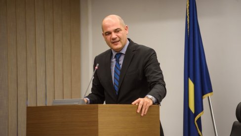 ИЗАБРАН ВЕЋИНОМ ГЛАСОВА: Мило Божовић изабран је за председника Општине Будва ИЗАБРАН ВЕЋИНОМ ГЛАСОВА: Мило Божовић изабран је за председника Општине Будва