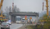 РАДОВИ У МИЛОЧАЈУ: Повремена обустава саобраћаја на Ибарској магистрали код Краљева РАДОВИ У МИЛОЧАЈУ: Повремена обустава саобраћаја на Ибарској магистрали код Краљева