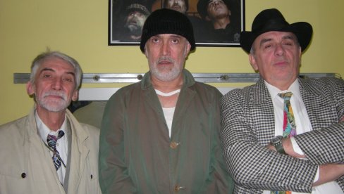 „НАСТОЈНИК“ 38 ГОДИНА НА СЦЕНИ У ИСТОМ САСТАВУ: Представа кикиндског позоришта јединствена у земљи (Фото)