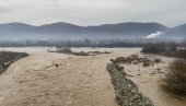 NEVREME ODNELO I MOST: Velike padavine i snažni vetrovi izazvali brojne probleme širom Crne Gore