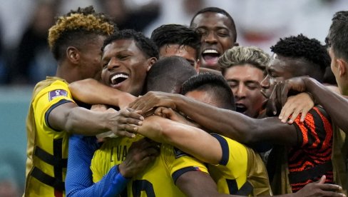 KOPA AMERIKA: Ludilo i start za zatvor Enera Valensije u porazu Ekvadora od Venecuele, Meksiko se provuko kroz iglene uši KOPA AMERIKA: Ludilo i start za zatvor Enera Valensije u porazu Ekvadora od Venecuele, Meksiko se provuko kroz iglene uši