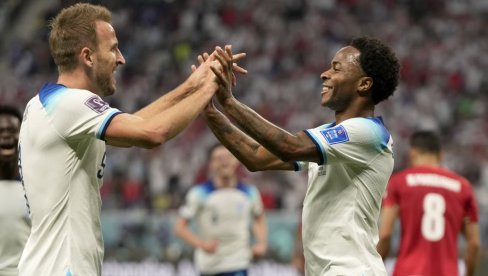 STERLING U JUNAJTEDU: Rahim ulazi u istoriju engleskog fudbala STERLING U JUNAJTEDU: Rahim ulazi u istoriju engleskog fudbala
