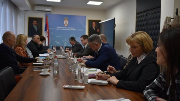 РАДНА ГРУПА ПРОТИВ НАСИЉА: Састанак министра Ружића са представницима синдиката РАДНА ГРУПА ПРОТИВ НАСИЉА: Састанак министра Ружића са представницима синдиката