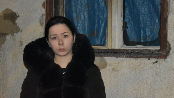 ПРОЛАЗНИЦИ СПАСИЛИ ПОДСТАНАРЕ: У Кикинди изгорела кућа коју је изнајмљивала четворочлана породица ПРОЛАЗНИЦИ СПАСИЛИ ПОДСТАНАРЕ: У Кикинди изгорела кућа коју је изнајмљивала четворочлана породица