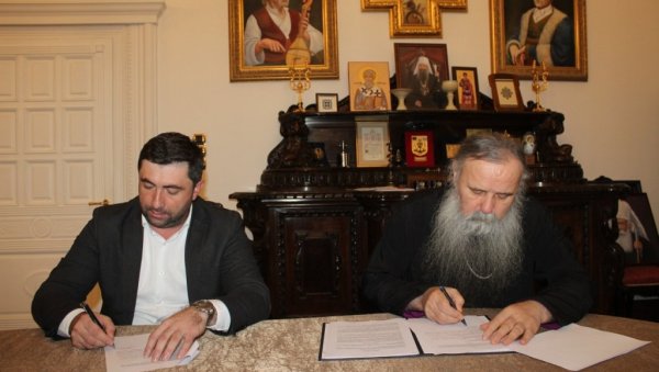 МЕСТО ЗА 200 МАЛИШАНА: Потписан уговор између Епархије и Бијељине о закупу објекта за нови вртић МЕСТО ЗА 200 МАЛИШАНА: Потписан уговор између Епархије и Бијељине о закупу објекта за нови вртић