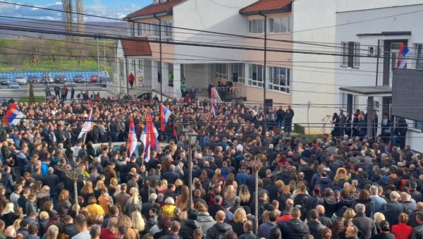 СИТУАЦИЈА КОД СРБА НА КиМ БУКВАЛНО ВРИ Вучић: Сити су малтретирања, шиканирања, тешко им је