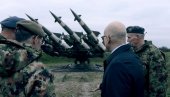 НЕВА ЧУВА СРПСКО НЕБО: Вучевић са генералима обишао 250. ракетну бригаду (ФОТО) НЕВА ЧУВА СРПСКО НЕБО: Вучевић са генералима обишао 250. ракетну бригаду (ФОТО)