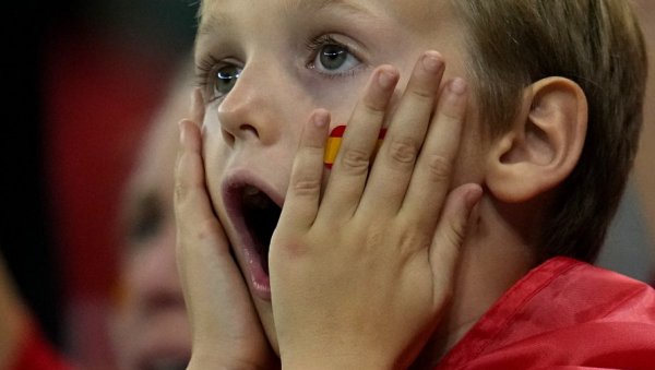 ШПАНИЈА ЈЕ НАМЕРНО ИЗГУБИЛА ОД ЈАПАНА: Бивши играч Реала оптужио фурију да је свесно хтела да избаци Немце са Мундијала ШПАНИЈА ЈЕ НАМЕРНО ИЗГУБИЛА ОД ЈАПАНА: Бивши играч Реала оптужио фурију да је свесно хтела да избаци Немце са Мундијала