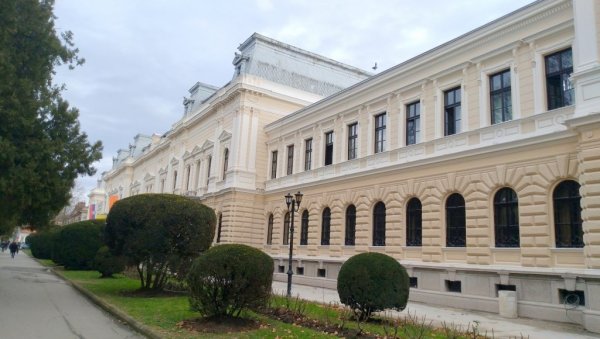 ПОМОЋ АКАДЕМЦИМА: Пожаревац додељује 85 стипендија за студенте ПОМОЋ АКАДЕМЦИМА: Пожаревац додељује 85 стипендија за студенте