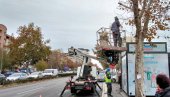ЗАСИЈАЋЕ ВЕСНИЦИ ПРАЗНИЧНОГ ДУХА : На новосадским улицама почело новогодишње украшавање ЗАСИЈАЋЕ ВЕСНИЦИ ПРАЗНИЧНОГ ДУХА : На новосадским улицама почело новогодишње украшавање
