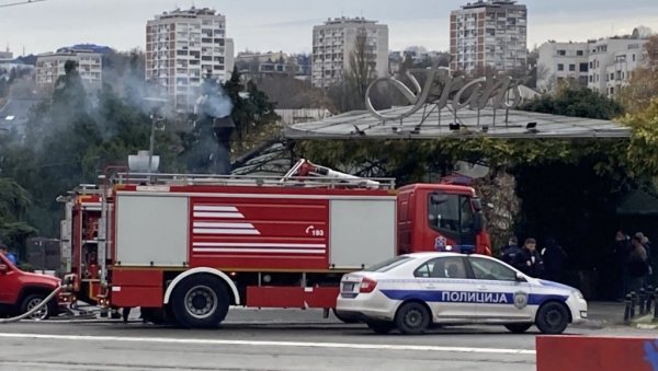 ГУСТ ДИМ НА АУТОКОМАНДИ: Запалила се вентилација у ресторану, локализован пожар (ФОТО/ВИДЕО)