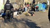 VELIKA AKCIJA POLICIJE NA HORGOŠU: Srpski specijalci hapse naoružane migrante VELIKA AKCIJA POLICIJE NA HORGOŠU: Srpski specijalci hapse naoružane migrante