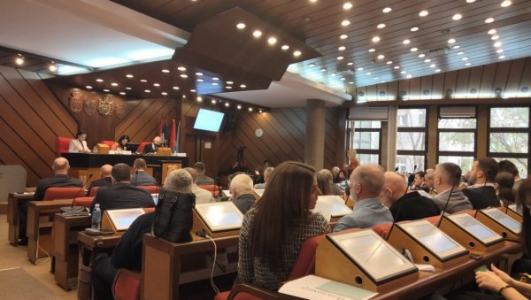 ОДОБРЕН ИЗВЕШТАЈ О БУЏЕТУ ЗА 2022: Скупштина Новог Сада - У првих девет месеци утрошено 22 милијарде динара ОДОБРЕН ИЗВЕШТАЈ О БУЏЕТУ ЗА 2022: Скупштина Новог Сада - У првих девет месеци утрошено 22 милијарде динара