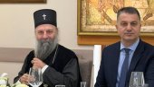 МОСТ ДО ВУЈОВИЋА: Патријарх Порфирије о о рукомету разговарао са Владаном Красавцем МОСТ ДО ВУЈОВИЋА: Патријарх Порфирије о о рукомету разговарао са Владаном Красавцем